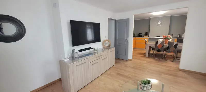 Grande TV avec Netflix, Disney+ et chaînes TV